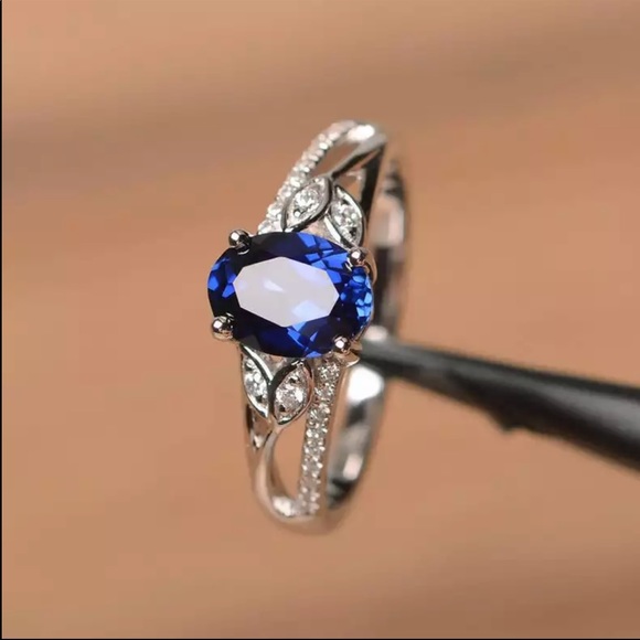 New Women’s 925 Silver Sapphire Ring - Picture 2 of 3